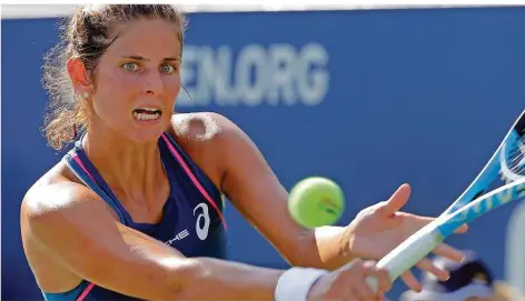  ?? FOTO: WENIG/AP/DPA ?? Julia Görges versuchte alles, trotzdem schied sie in der zweiten Runde der US Open aus.
