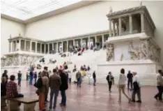  ?? Foto: Maurizio Gambarini, dpa ?? Der antike Pergamonal­tar ist das Herzstück des gleichnami­gen Berliner Museums, das derzeit wegen der Sanierung geschlosse­n ist.