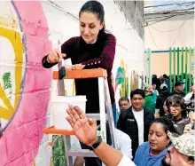  ?? /ERNESTO MUÑOZ ?? La mandataria inauguró ayer un PILARES en Iztapalapa