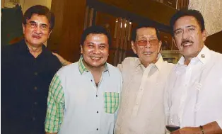  ??  ?? JPE with former Senators Gringo Honasan and Jinggoy Estrada, and Senator Tito Sotto