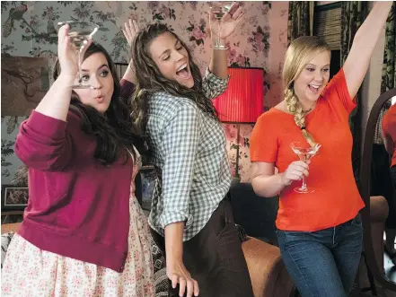  ?? — EONE FILMS ?? From left, Aidy Bryant, Busy Philipps, and Amy Schumer star in I Feel Pretty. Schumer shines as a young woman whose sudden surge of self confidence propels her into a more fulfilling life.