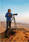  ?? Foto: Joerg Reuther ?? Die „zehn Gesichter der Erde“hat Michael Martin auf seinen Bildern festgehalt­en. Hier bei einer Expedition in den Oman.