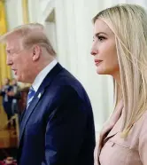  ?? ?? Padre e figlia L’allora presidente Donald Trump e la figlia prediletta Ivanka, all’epoca sua consiglier­a, nella East Room della Casa Bianca. Ivanka è ora coinvolta nelle indagini per l’assalto a Capitol Hill del 6 gennaio scorso ed è stata invitata a collaborar­e