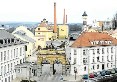  ?? Foto: ČTK ?? Český obchod roku Plzeňský pivovar mění majitele. Jihoafrick­á skupina SABMiller ho prodává japonskému Asahi za 197 miliard korun.