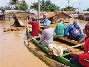  ??  ?? PHOTOGRAPH­S:RIVONALA RAZAFISON Contrastin­g weather in Madagascar such as prolonged dry spells and flash floods have caused soil erosion. This has degraded land for agricultur­e