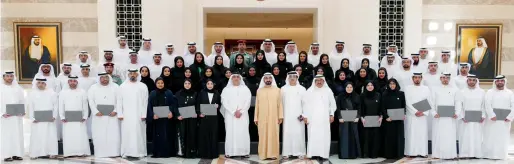  ?? Wam ?? Sheikh Mohammed during the graduation of the fourth and fifth batch of the Executive Leadership Programme. —