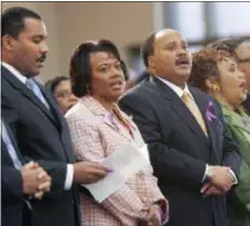  ?? JOHN BAZEMORE — THE ASSOCIATED PRESS FILE ?? In this file photo, from left, the children of the Rev. Martin Luther King Jr., and Coretta Scott King, Dexter Scott King, the Rev. Bernice King, Martin Luther King III and Yolanda King participat­e in a musical tribute to their mother at the new...