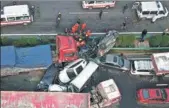  ?? MA MA / FOR CHINA DAILY ?? Vehicles pile up in a crash on an expressway in Anhui province on Wednesday morning.