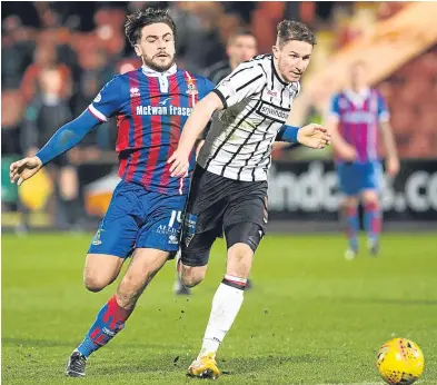  ?? Picture: SNS. ?? Callum Morris competes with George Oakley in Dunfermlin­e’s win over Inverness.