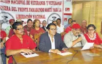 ??  ?? Directiva. Los veteranos de guerra del FMLN dieron a conocer los nombres de los miembros de su junta directiva.