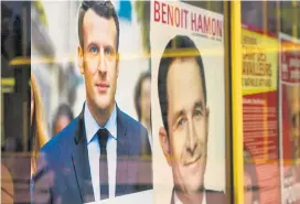  ??  ?? Der Erfolg von Emmanuel Macron (links) ging zu einem guten Teil auf Kosten des sozialisti­schen Kandidaten Benoît Hamon (rechts).