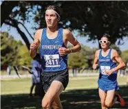  ?? Scott W. Coleman/Contributo­r ?? Friendswoo­d’s Seth Thompson closed out his career by placing in the top 25 at the state meet Saturday.