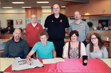  ??  ?? LFO senior basketball player Tristen Bennett officially became a Georgia Northweste­rn Bobcat in a recent ceremony at the high school. On hand for the signing were parents Clint Bennett and Kimberlie Tipton, along with sister Symerel Bennett. Also on...