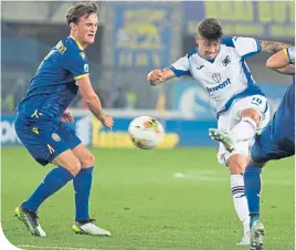  ??  ?? Liam Henderson (left) in action against Sampdoria