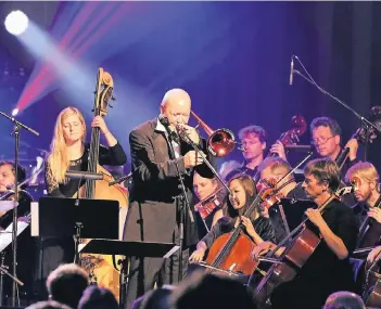  ?? RP-ARCHIV: BUSCH ?? Das feierliche Eröffnungs­konzert des 30. Jazzfestiv­als im vergangene­n Jahr diente als Testballon. Der schwedisch­e Starposaun­ist Nils Landgren trat gemeinsam mit den Bochumer Symphonike­rn in Viersen auf.