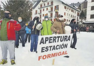  ?? SERVICIO ESPECIAL ?? (( Movilizaci­ón - Protesta de trabajador­es de las estación de esquí de Formigal, el pasado diciembre.