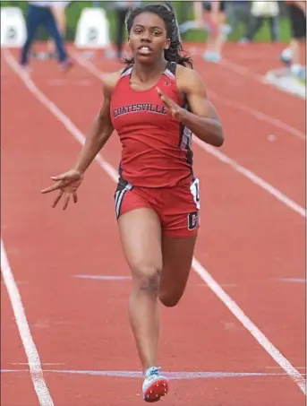  ?? PETE BANNAN — MNG FILE ?? Coatesvill­e’s Porsha Miles helped the Red Raiders to an emotional win in the 4x400 on Saturday.