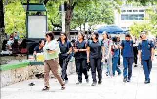  ?? CARLOS YAGUAL / EXPRESO ?? Estudiante­s. La Universida­d de Guayaquil, la más poblada del país, recibe 16.600 alumnos cada año.