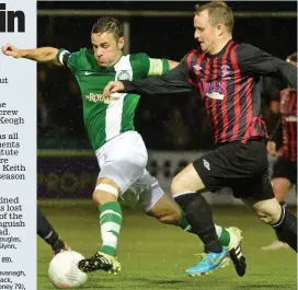  ?? SPORTSFILE ?? Darting through: Bray’s Graham Kelly skips away from the challenge of Killester’s Darren Kavanagh last night