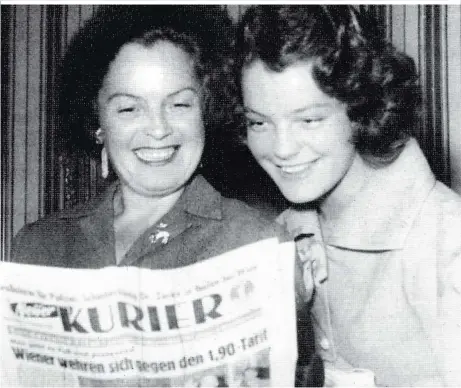  ??  ?? Prominente KURIER-Leserinnen schon in den 1950er-Jahren: Filmstar Romy Schneider und ihre Mutter Magda