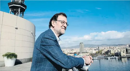  ?? PEDRO MADUEÑO ?? De vuelta a Barcelona.
Rajoy en el World Trade Center el domingo. Hoy vuelve para presidir un acto sobre infraestru­cturas