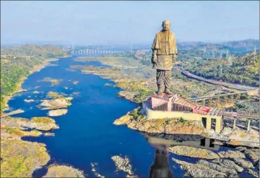  ?? PTI ?? The 182metre statue of Sardar Vallabhbha­i Patel, named as the ‘Statue of Unity’, was unveiled on the 143rd birth anniversar­y of Patel on an islet Sadhu Bet near Sardar Sarovar Dam in Gujarat’s Narmada district on Wednesday.