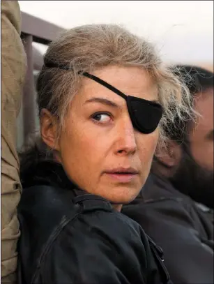  ?? A Private War. ?? Rosamund Pike as Marie Colvin in