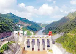  ??  ?? SITUACIÓN. En todo el país hay 41 represas hidroeléct­ricas que sirven para el control del caudal de los ríos. En la foto Patuca III.