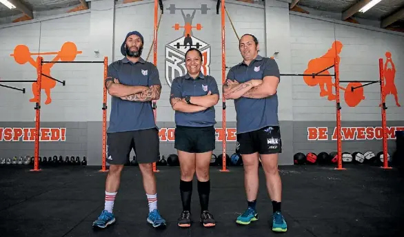  ?? JANE MATTHEWS/FAIRFAX NZ ?? 3B fitness: Jason, Dessi and Brendon Broughton bounce off their fitness-come life motto: be inspired, be motivated, be awesome.
