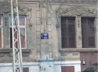  ?? (Photos: Ronen Shnidman) ?? A SIGN marking Theodor Herzl Street, written in Serbian in Cyrillic and Latin script. The street was renamed in Herzl’s honor in a state ceremony this past July.