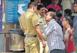  ?? ARIJIT SEN/HT ?? Patients were prevented entry into the OPD of Sion Hospital in Mumbai as the strike by doctor entered fourth day on Thursday.