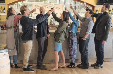  ?? NETFLIX ?? Annie Parisse, left, Nat Faxon, Keegan-Michael Key, Cobie Smulders, Jae Suh Park, Fred Savage and Billy Eichner star in Friends From College, a new Netflix series that’s funny but not lightheart­ed.