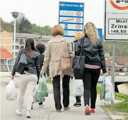  ?? ?? Kazne uglavnom plaća domaće stanovništ­vo koje zabranjenu robu prenese preko granice, ali i stanovnici okolnih zemalja ako pokušavaju ponijeti nešto od kuće u države u kojima rade