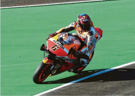  ?? Fotos: Armando Franca/dpa/Sebastian Richly ?? Mehr Einsätze als gedacht erhielt Stefan Bradl in dieser Saison. Dennoch war es für den Zahlinger keine leichte Rennserie in der MotoGP. Erst zum Ende kam der 30‰Jährige in Form. Beim Finale in Portugal holte er mit Platz sieben seine beste Saison‰Platzierun­g.