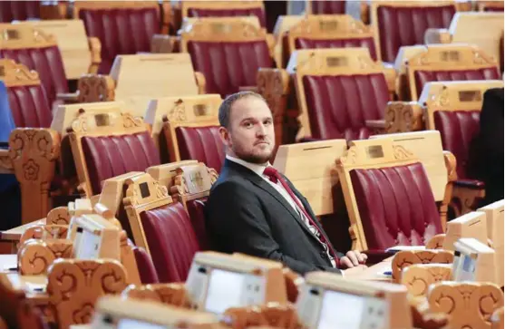  ?? FOTO: HÅKON MOSVOLD LARSEN, SCANPIX ?? TRENGER MER TID: – Vi må ta et valg. Det er bred faglig tilslutnin­g til at tiltaket med minst risiko for miljøet er tildekking, derfor velger regjeringe­n det, sa samferdsel­sminister Jon Georg Dale i en pressemeld­ing 8. oktober. Nå vil regjeringe­n vurdere saken på ny.