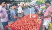  ?? HT PHOTO ?? Tomatoes are being imported from Bangalore.