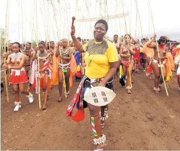  ?? Picture: THEMBINKOS­I DWAYISA ?? Bongiwe Sithole,33 at the reed dance at Enyokeni Palace in Nongoma yesterday