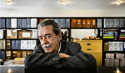  ?? Eduardo Knapp/Folhapress ?? Paulo Mendes da Rocha, mais importante arquiteto brasileiro da atualidade, em seu escritório em São Paulo