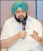  ?? SANJEEV SHARMA/HT ?? ■
Chief minister Capt Amarinder Singh addressing the media in Chandigarh on Monday.