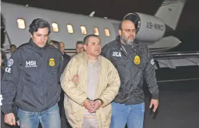  ??  ?? El abogado José Refugio Rodríguez Núñez advierte que Joaquín El Chapo Guzmán Loera debería estar siendo juzgado en una corte de Texas o California y no en Nueva York.