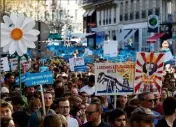  ?? (Photo AFP) ?? Le cortège parisien, très coloré, est allé de la place de l’Opéra à République.