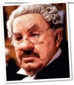  ??  ?? DEFENDING THE UNDERDOG: Leo McKern as the legendary barrister