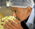  ?? —PHOTOS BY AFP ?? THE NOSE KNOWS Jasmine harvested from Madurai (right) is checked before packing, above.