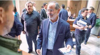  ??  ?? FUE ORADOR. Gustavo Madero, expresiden­te nacional del PAN, en el Consejo Nacional del partido, del sábado pasado.