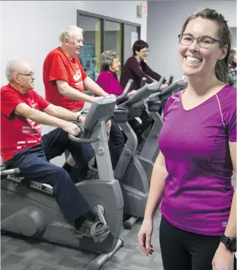  ?? DEREK RUTTAN ?? Jane Shackleton heads the Healthy Hearts Cardiac Rehabilita­tion program in Goderich, which has been praised in a medical journal for its work in keeping its clients healthy. Some of her clients include George Warner, left, Ted Vanderwoud­en, Pearl...