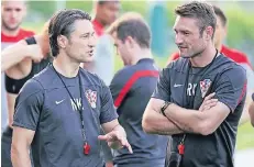  ?? FOTO: IMAGO ?? Niko (li.) und Robert Kovac bilden das kroatische Doppel auf der Trainerpos­ition der Nationalma­nnschaft.