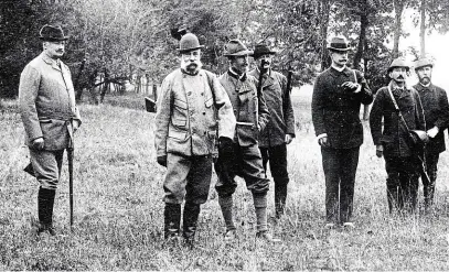  ?? Rakousko-Uhersko v čele s Františkem Josefem bylo humusem, do něhož národy měly padat jako tlející listí. FOTO GETTY IMAGES ?? Odvrácená tvář.