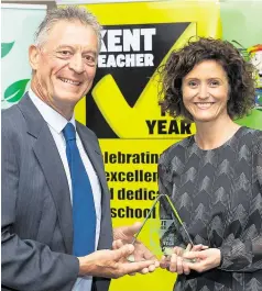  ?? ?? Raising Aspiration­s Special Award, Nigel Sharp of Greenacre Academy. Presented by Natalie Bond of Three R’s Teacher Recruitmen­t.
Left, Volunteer of the Year was the Librarian Team at Ellington Infant School. Presented by Claire Johnson