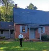  ??  ?? The Marlboroug­h Meeting House in Chester County prior to Christmas.