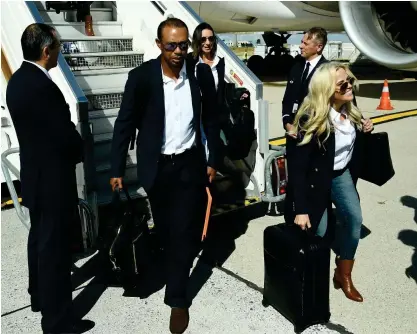  ?? FOTO: LEHTIKUVA/FRANCK FIFE ?? Tiger Woods landade i Paris inför Ryder Cup.